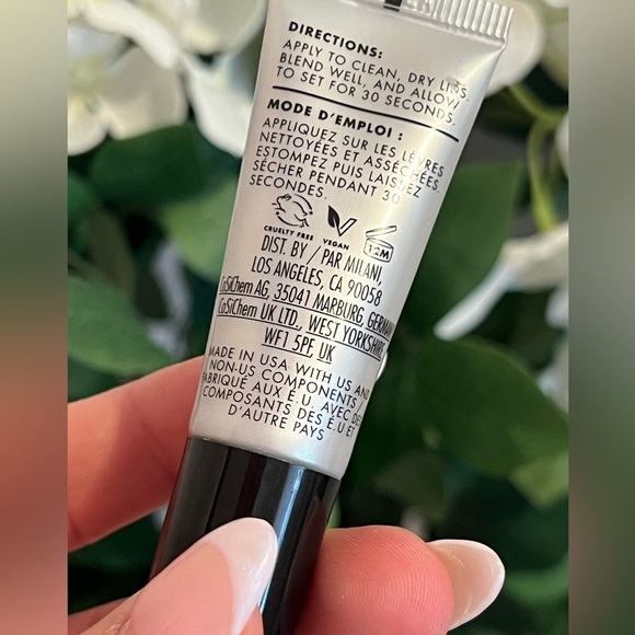 MILANI • EYESHADOW PRIMER - Picture 2 of 3